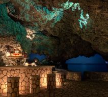 The Caves Hotel Bar/Lounge