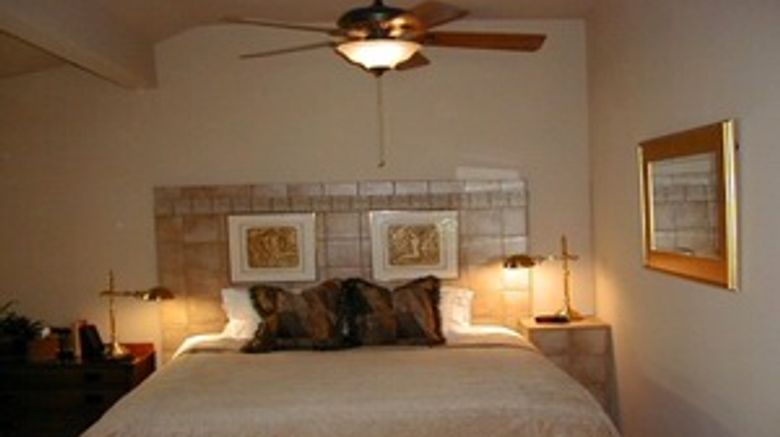 <b>Orchard Hill Country Inn Room</b>