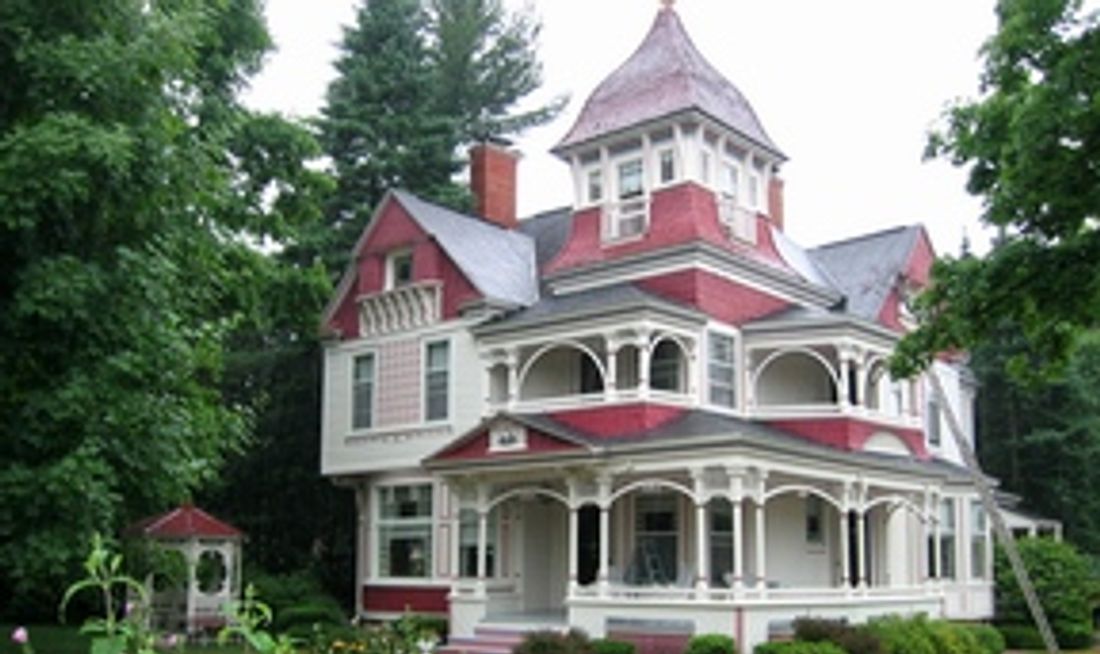 Grand Victorian Bed & Breakfast Exterior