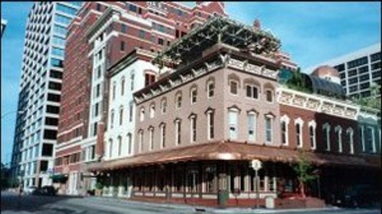 Etta's Place Exterior