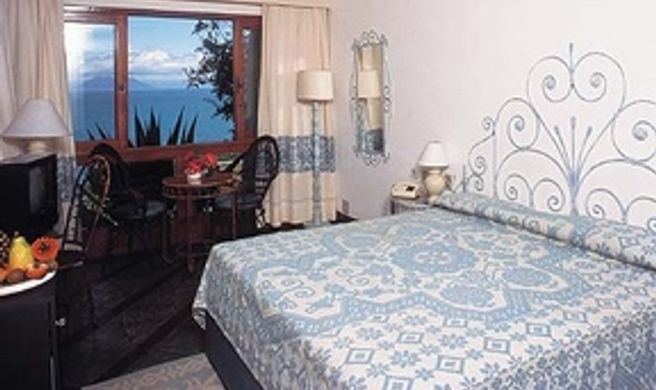 Colonna Park Hotel Room