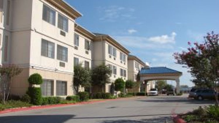 Quality Inn and Suites Austin Airport Exterior