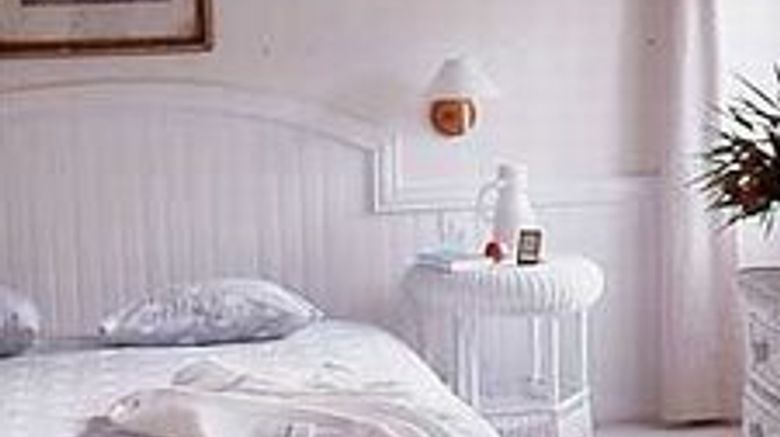 La Maison Rose Room