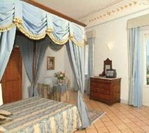 Palazzo Dragoni Room