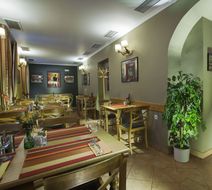 Hotel & Dependence Pod Vezi Meeting