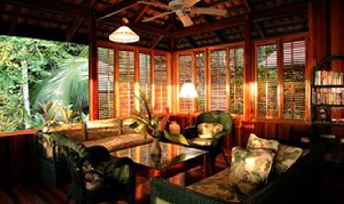 La Paloma Lodge Lobby
