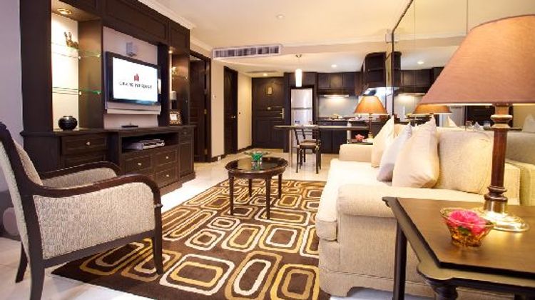 Grand President Apartments Suite
