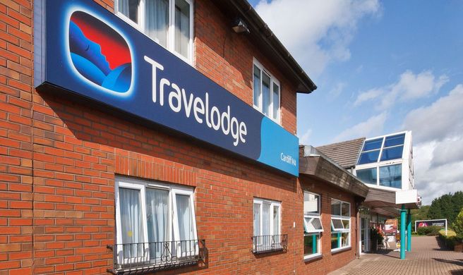 Travelodge Cardiff M4 Exterior