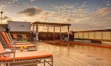 Broadway Hotel & Suites