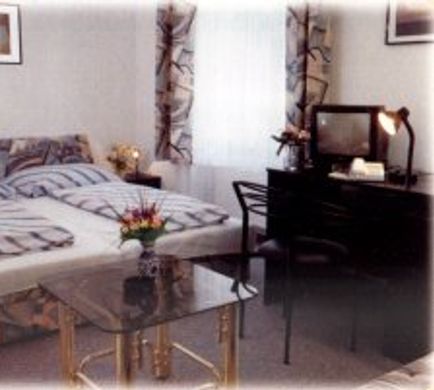 Riess City Hotel Room