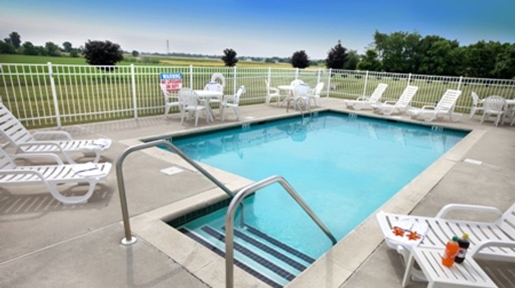 Lancaster Inn and Suites Manheim Pool