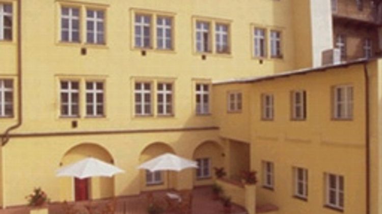Domus Henrici Exterior