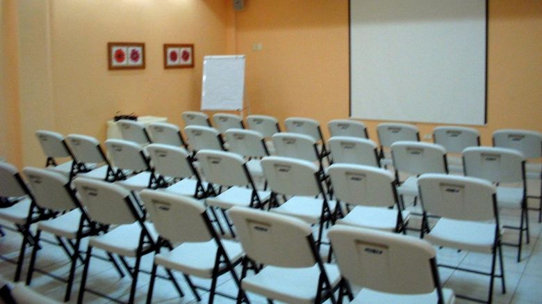 <b>Hotel & Suites Las Palmas Meeting</b> <b>Hotel & Suites Las Palmas Meeting</b>