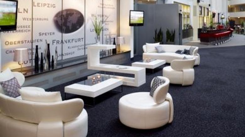 <b>The Curve Hotel BayArena Lobby</b>