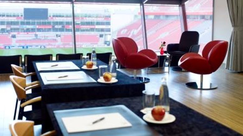 <b>The Curve Hotel BayArena Meeting</b>