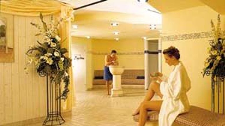 <b>The Curve Hotel BayArena Spa</b>