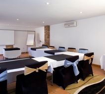 Airport Game Lodge Meeting