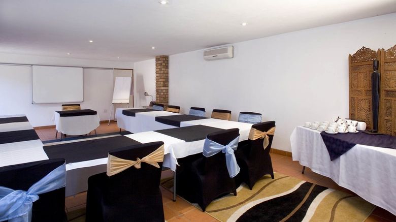 <b>Airport Game Lodge Meeting</b>