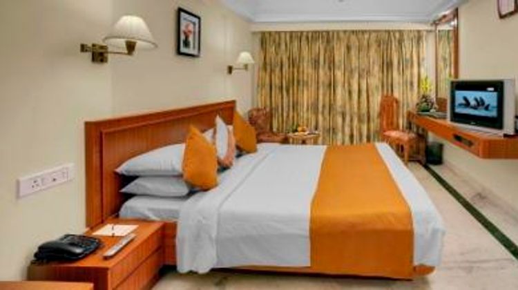 The Emerald - Hotel & Executive Apts Room