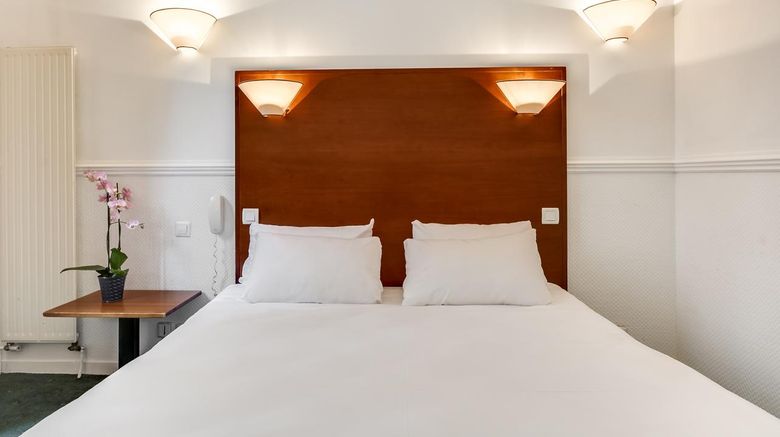<b>Pavillon Courcelles Parc Monceau Room</b>