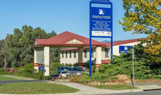 Alpha Hotel Canberra Exterior