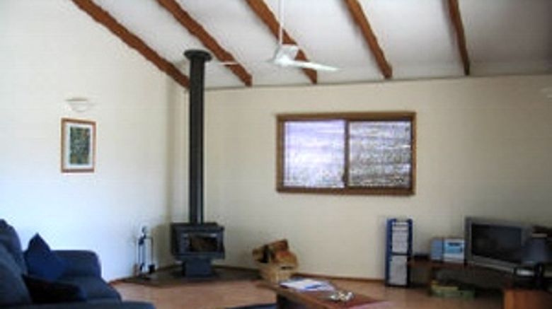 <b>Hillcrest Mountain View Retreat Suite</b> <b>Hillcrest Mountain View Retreat Suite</b>