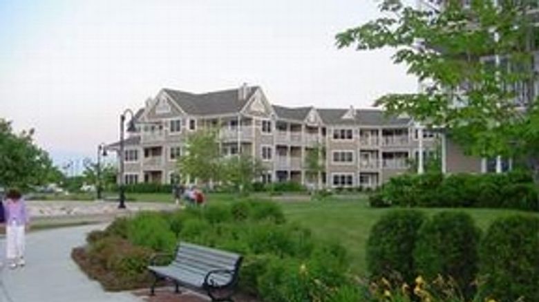 Bridgeport Waterfront Resort Exterior