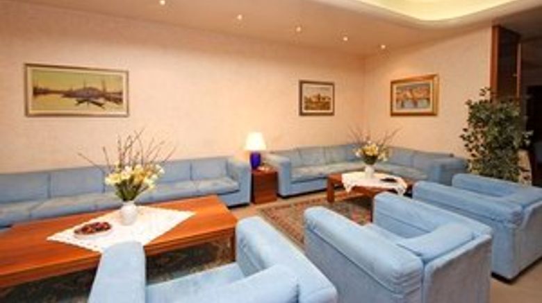 <b>Hotel Roma Lobby</b>
