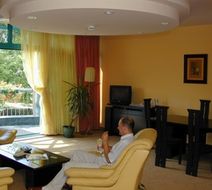 Green Hotel Suite