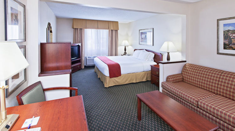 Hotel Wichita Northeast Suite