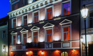 The Narutis Hotel