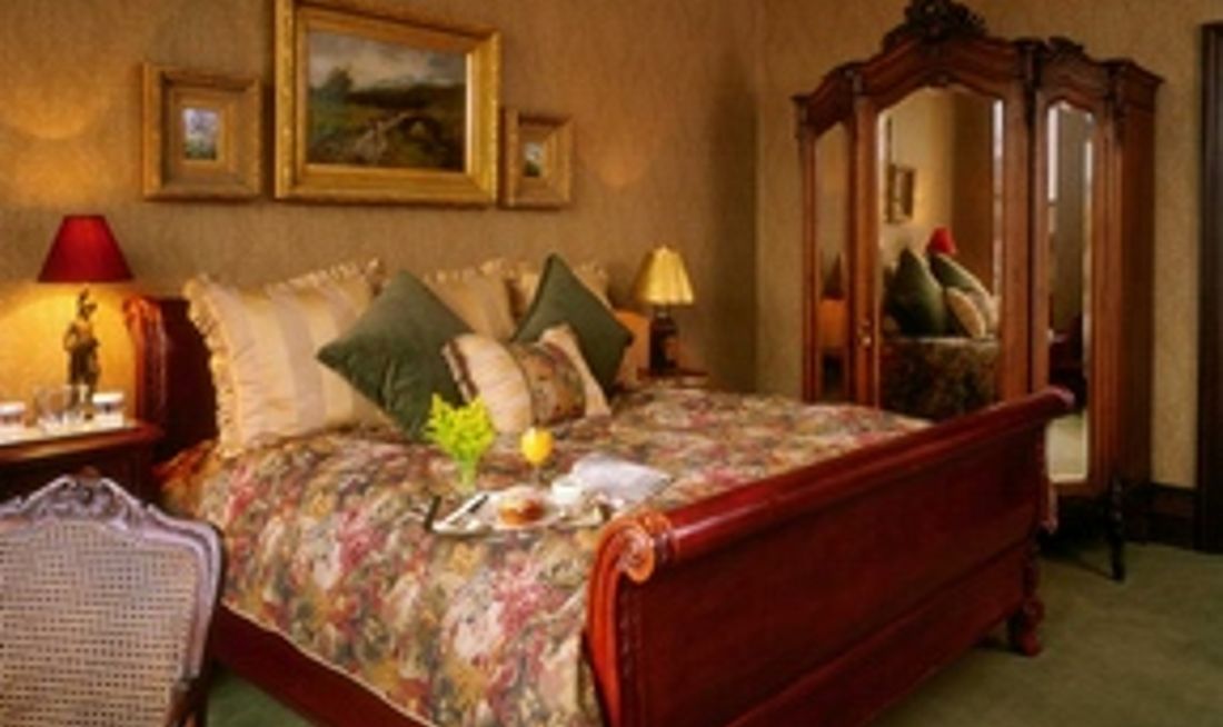 The Wheeler Mansion Suite