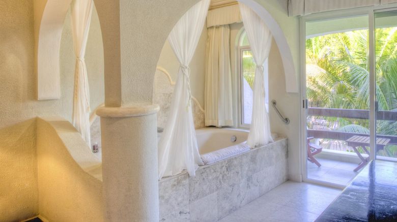 <b>El Dorado Royale-A Spa Resort Suite</b> <b>El Dorado Royale-A Spa Resort Suite</b>