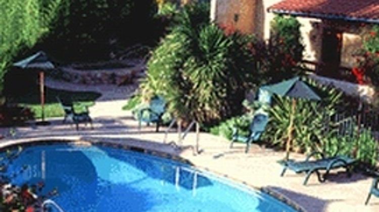 Blue Iguana Inn & Emerald Iguana Inn Pool