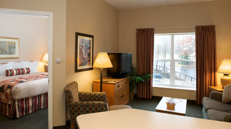 Cresthill Suites Suite