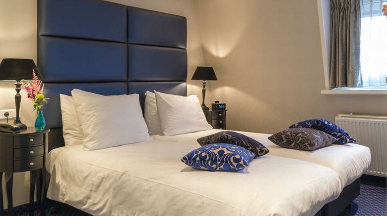 <b>The Highlander Hotel Room</b>