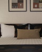 Blazing Stump Motel & Suites