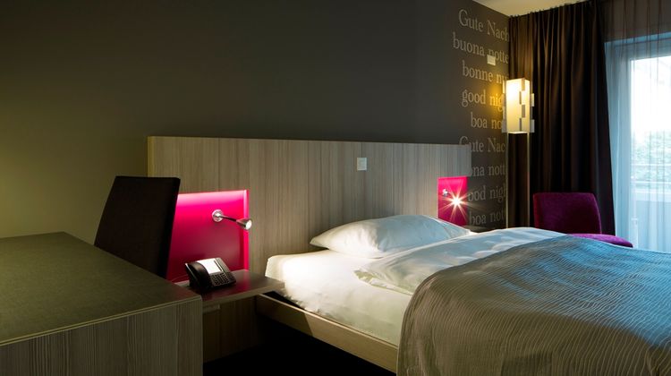 Baxter Hotel Room
