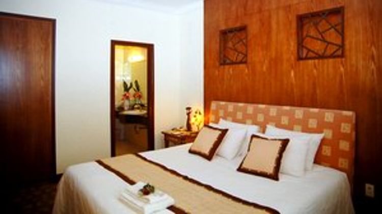 Liberty Hotel Saigon Parkview Suite