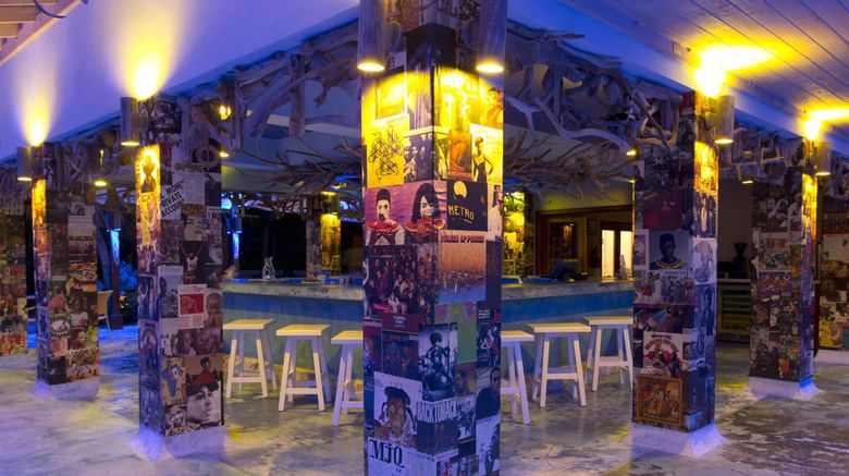 <b>Goldeneye Hotel & Resort Restaurant</b>
