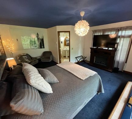 Otter Creek Inn Room