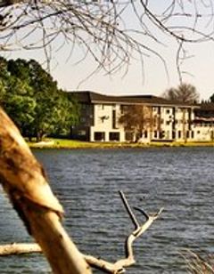 Lakes Hotel & Conference Centre