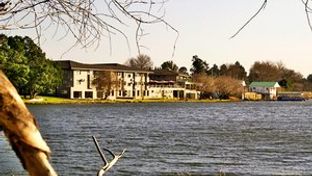 Lakes Hotel & Conference Centre
