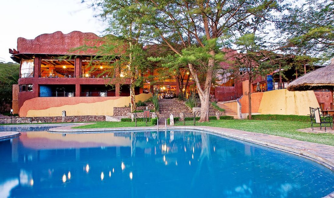 Serengeti Sopa Lodge Exterior