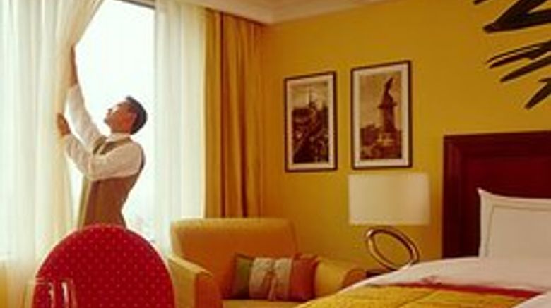 <b>Four Seasons Hotel Shanghai Room</b> <b>Four Seasons Hotel Shanghai Room</b>