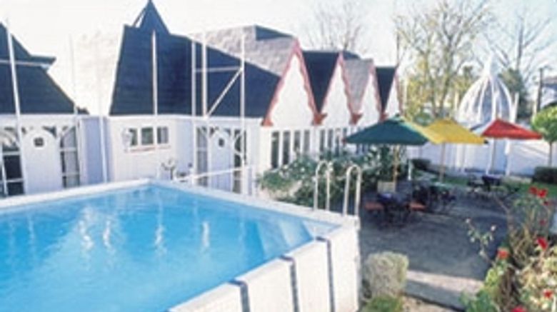 <b>Camelot Motor Lodge Pool</b>