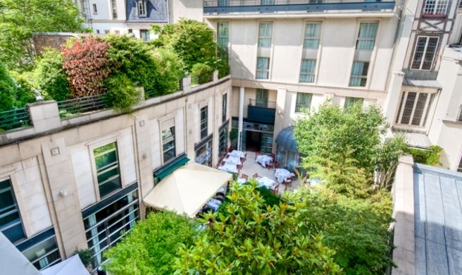 Hotel Ampere Exterior