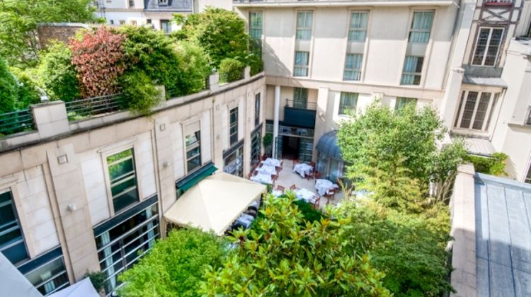Hotel Ampere Exterior