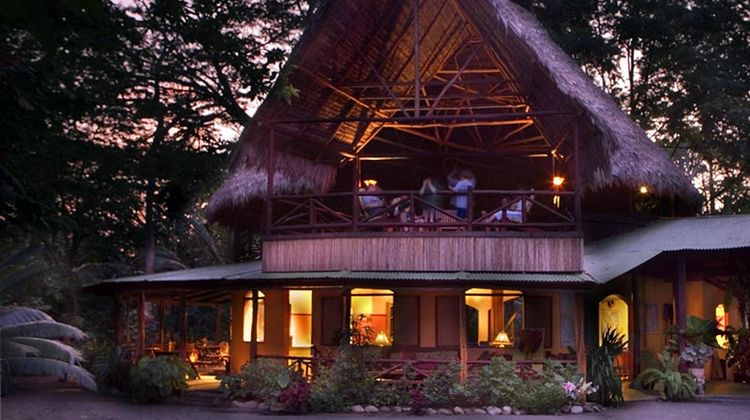 Iguana Lodge Exterior