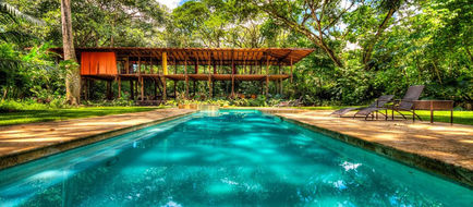 Iguana Lodge Pool